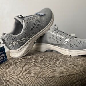 Skechers Go Walk Sneakers - NWT